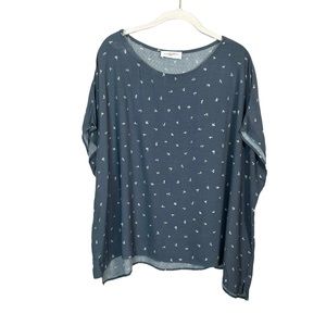 Carly Jean Los Angeles Boxy Blue Print Top XL